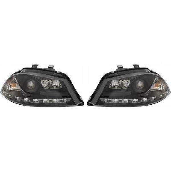 ENSEMBLE DE PHARES DESIGN IBIZA. 02 08      KLARGL./SCHWARZ