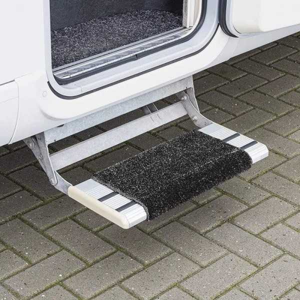Tapis brosse pour marche pied noir