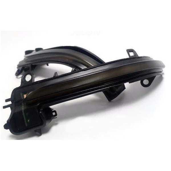 COTE DIRECTION EN FUMÉE MIROIR SEQ LED correspond à BMW X2 F39 / G2...