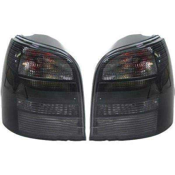 ENSEMBLE DE FEU ARRIERE AUDI A4. 94 01            NUR AVANT
